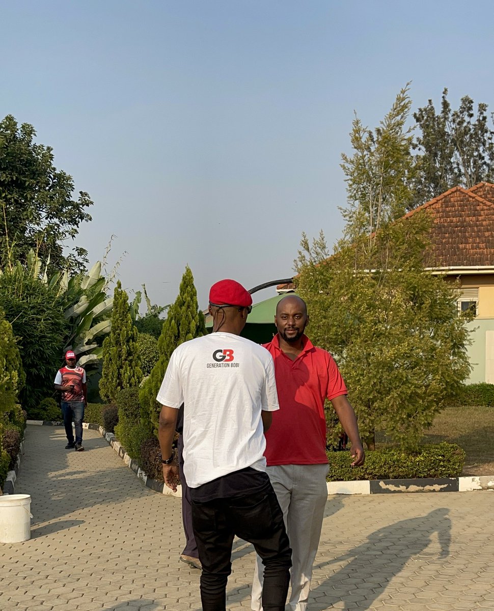 BigEyeStarBoss's tweet photo. Am already in the areaβ¦. Ntungamo we are coming with the peoples President Bobi Wine πΊπ¬ #NUPCountryWideTour #GB #GenerationBobi #BobiForPresident https://t.co/OpLj86VQFm