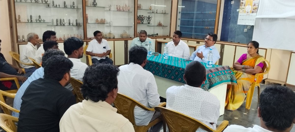 AP_Skill's tweet photo. MD&CEO P.Raja Babu , IAS Visited- Anakapalli District
On 17-07-2024 MD & CEO sir visited Etikoppaka Village, Anakapalli District.He toured the toy-making units and had a productive interaction with the artisans.
#APSSDC #apskilldevelopmentminister #NaraLokesh #APSSDC #MDCEO https://t.co/MhYvxBnTlD