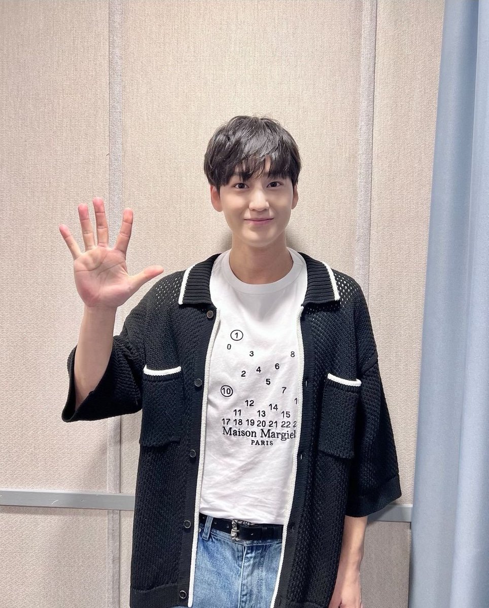 7/26일 금요일 청하의 볼륨를 높여요 라디오 출연! 
출연 안세하,김범