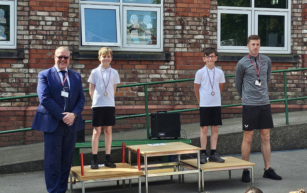 BAPS_PE's tweet photo. 🏅Congratulations to the medallists in the Y5 and Y6 standing long jump!🏆 #SportsDay2024
@BidstonAvenue @WirralSG https://t.co/XZnv0wCb5I
