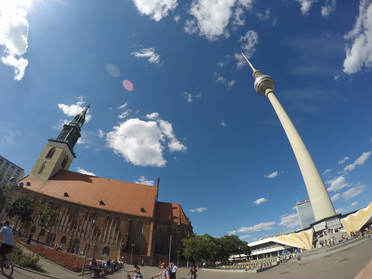 michanzl's tweet photo. Berlin is one of the most fascinating cities I have visited. Growing up in (West) Germany I never warmed up to that city, but in recent years I found myself loving it!
#berlin #alexanderplatz #tower #church #observationtower #germany #travel #wanderlust #rathaus https://t.co/B59pGXEQin