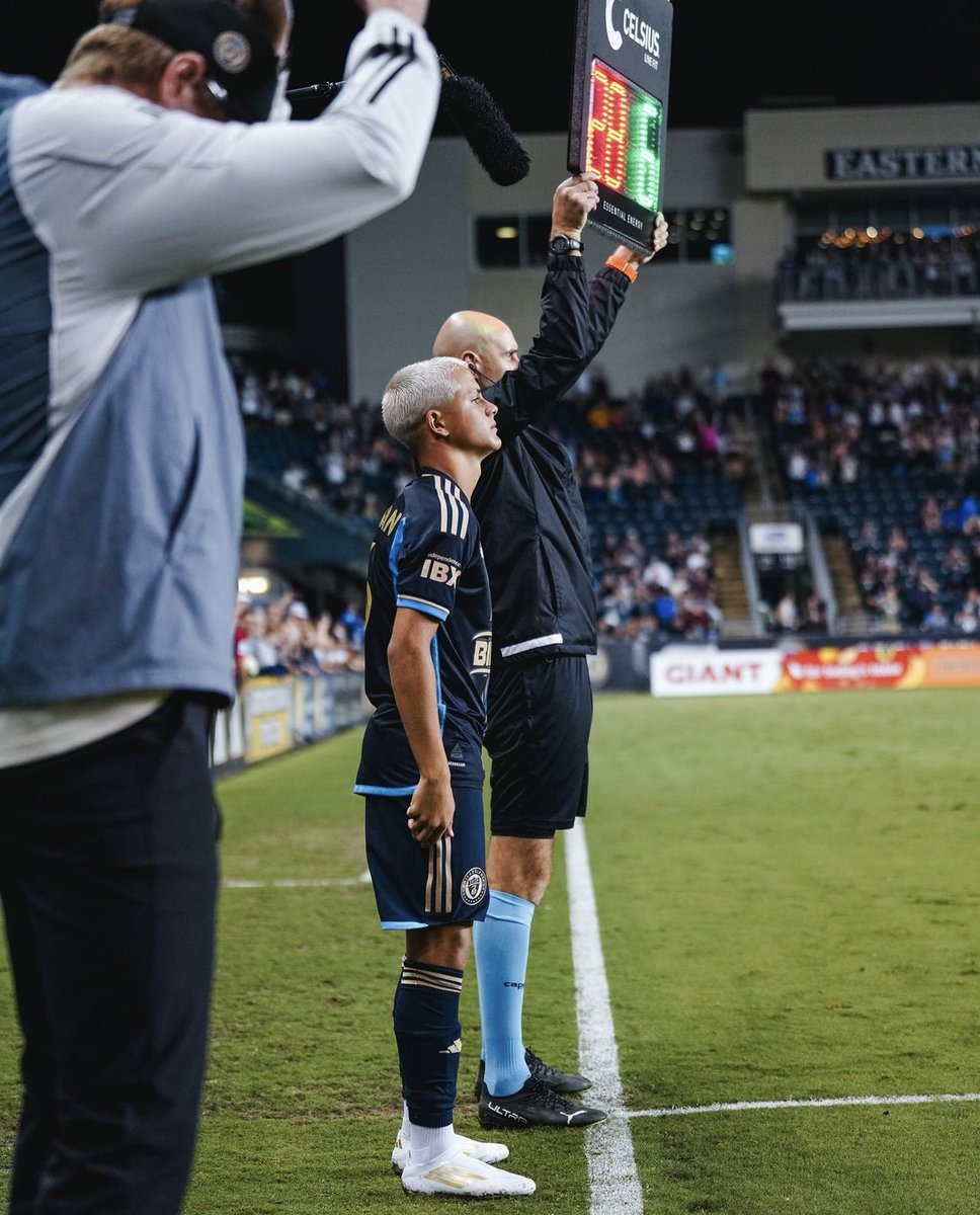 benjamin_fkr's tweet image. In 10 years 👀 he will be just hitting his prime. Incredible. #MLS AND USA SPORTS HISTORY: At 14 years and 293 days, Philadelphia Union player Cavan Sullivan became the youngest to debut in major American professional sports leagues.