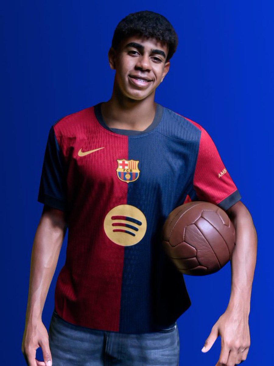 centregoals's tweet photo. 🚨🚨| 𝐎𝐅𝐅𝐈𝐂𝐈𝐀𝐋: Barcelona release their new 2024-25 home kit. 🔵🔴 https://t.co/dhUzUSGg6G