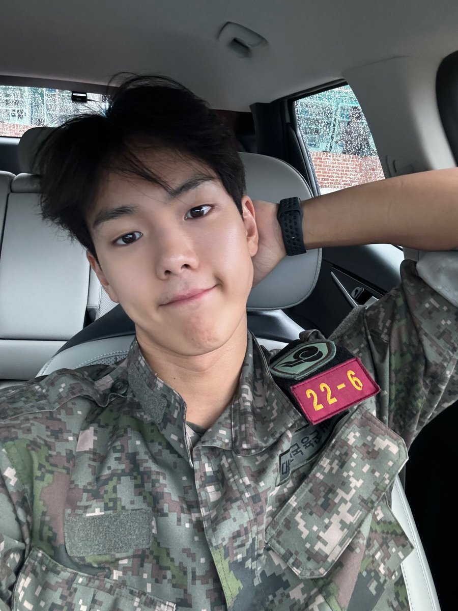 nunugomy's tweet photo. shownu has been doing his reserve army training since monday! no wonder he's been mia 🥹

(the year after someone is discharged from the military, they are required to attend multiple reserve forces training sessions each yr for the following 6-8 yrs. it lasts for few days only) https://t.co/7XNt8nHnjz