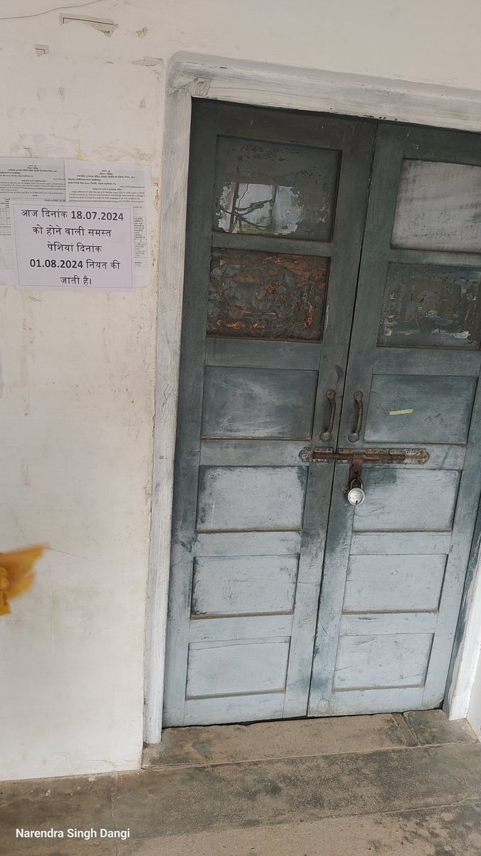 ns_dangi's tweet photo. राजस्व महा-अभियान 2.0
जिला निवाड़ी का सम्पूर्ण राजस्व विभाग #हड़ताल पर ऑफिस मै #तालाबंदी काम ना करने के बहाने मा. श्री मुख्यमंत्री जी के आदेश को दरकिनार करते हुए अब देखना है की अभियान चलता है या किसान ऐसे ही परेशान रहता है.
@BJP4MP @CMMadhyaPradesh @DrMohanYadav51 @JansamparkMP https://t.co/6vaIy0v8lN