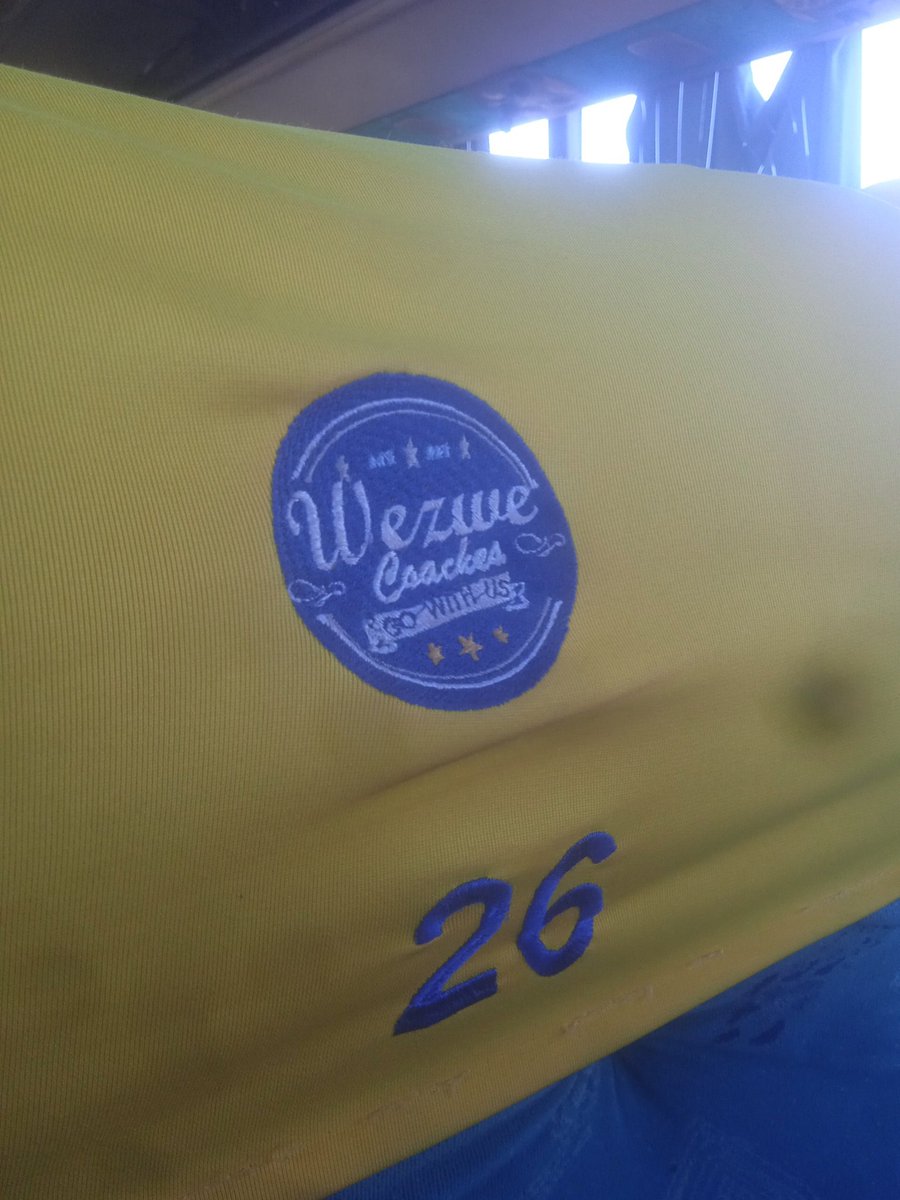 Rolling_LALA's tweet photo. Guys were stuck on the N1 close to Bloemfontein the bus company is called Wezwe Coaches

Open the Thread please 

Onezwa
Nara
Dee Koala
Sir Trill
Takealot
Uncle Waffles 
Betway
Nkosazana
COVID-19
Dr Ndlozi
#LalaNgoxolo
Miss SA
Bis Sean
R Kelly https://t.co/ofCX47vZJn