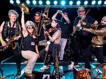 Steamchicken's tweet photo. Our final #FestivalSummer looks like a belter with street shows, sessions and Ceilidhs at @warwickfolkfest @WhitbyFW @shrewsburyfolk Looking forward to seeing you all one more time! https://t.co/CcnpnmO7et