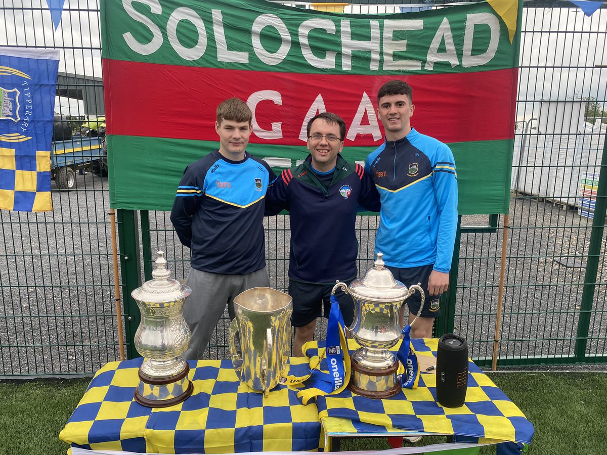 kevinhanly32's tweet photo. What a great night it was @Solohead_gaa celebrating my club mates Stephen Dee &amp; Darragh O’Hora with their success with Tipp at minor &amp; U20 this year!! #Club #Proud 🙌🏻🙌🏻 🔵🟡🏆 Hon the little parish!!🟢🔴 

@Westtippgaa @PremierviewPod @NenaghGuardian @TipperaryLive @TippFMSport https://t.co/O6sXOfyQJY