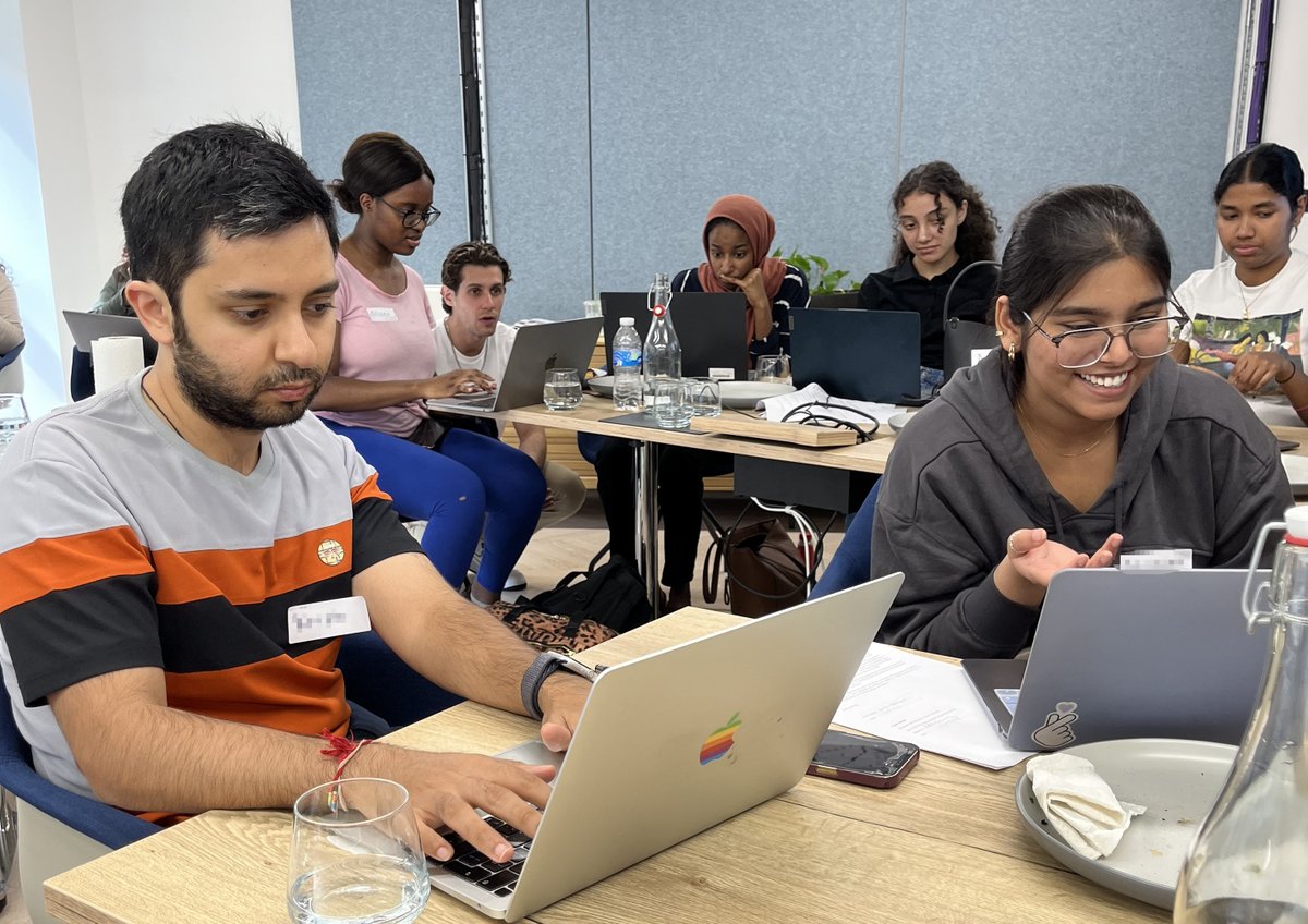 codeforlifeuk's tweet image. Last Thursday, Code for Life, from Ocado Group, curated an engaging afternoon workshop for the alumni of @in2scienceUK. 🙂 Students from various backgrounds attended the event and delved into the foundations of our products, gaining insights into the way we work. #careers #STEM