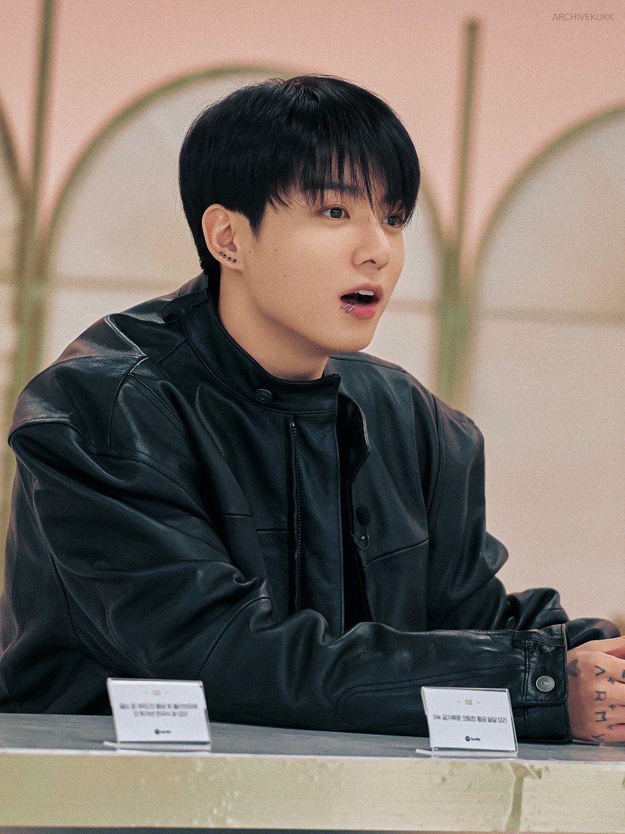 archivekukk's tweet photo. JUNGKOOK🖤 https://t.co/ccWDgZdNEz