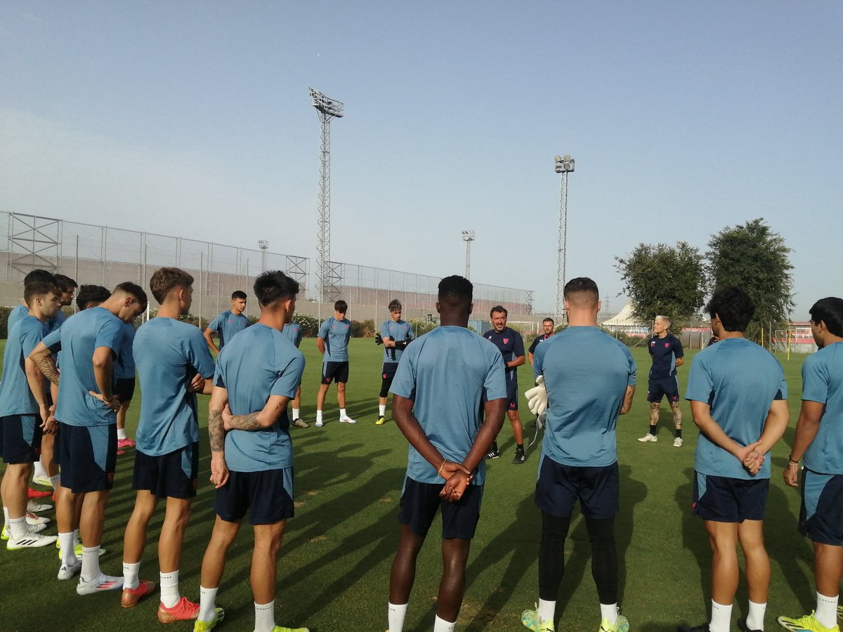 El #SevillaAtlético sigue con la pretemporada en la ciudad deportiva. Aumenta la carga de trabajo con el paso de las jornadas. 💪⚪🔴

#VamosSAT

#CanteraSevillaFC