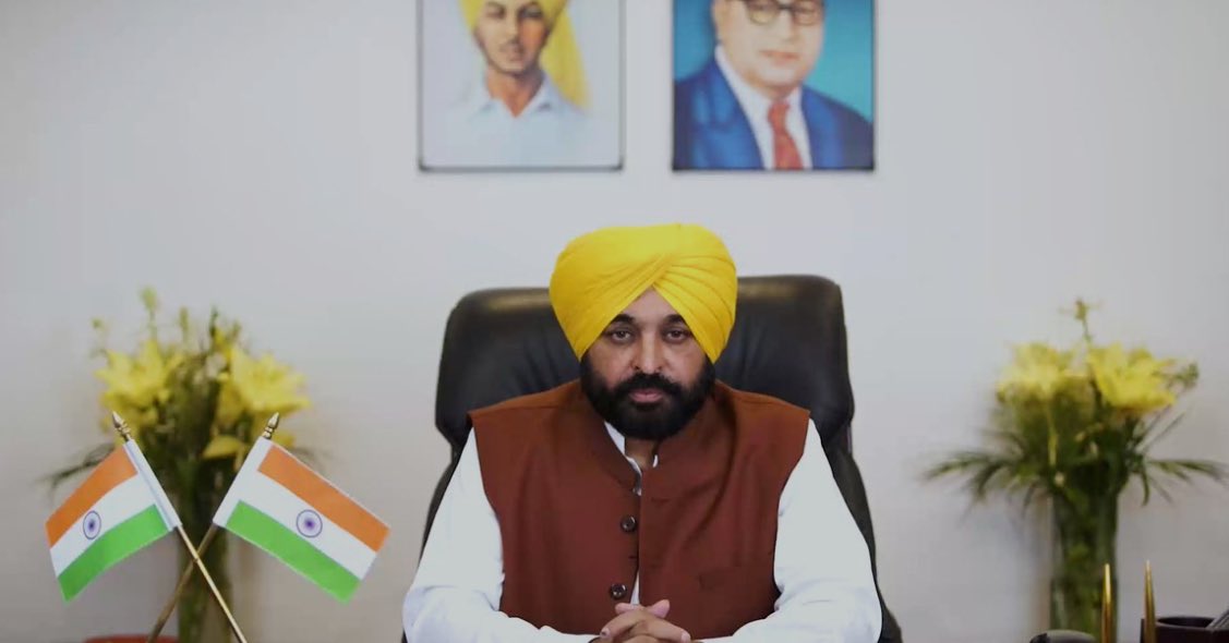 0manya04's tweet photo. CM Punjab Shri @BhagwantMann has assured to listen to our plea.Students of White medical college put all their trust in his words and @AamAadmiParty to bring about Justice fairly.@CMOPbIndia you are the only one that can help now Students need you🙏🏻#wmcbandkro #we_want_education https://t.co/WJq5VOHHyh