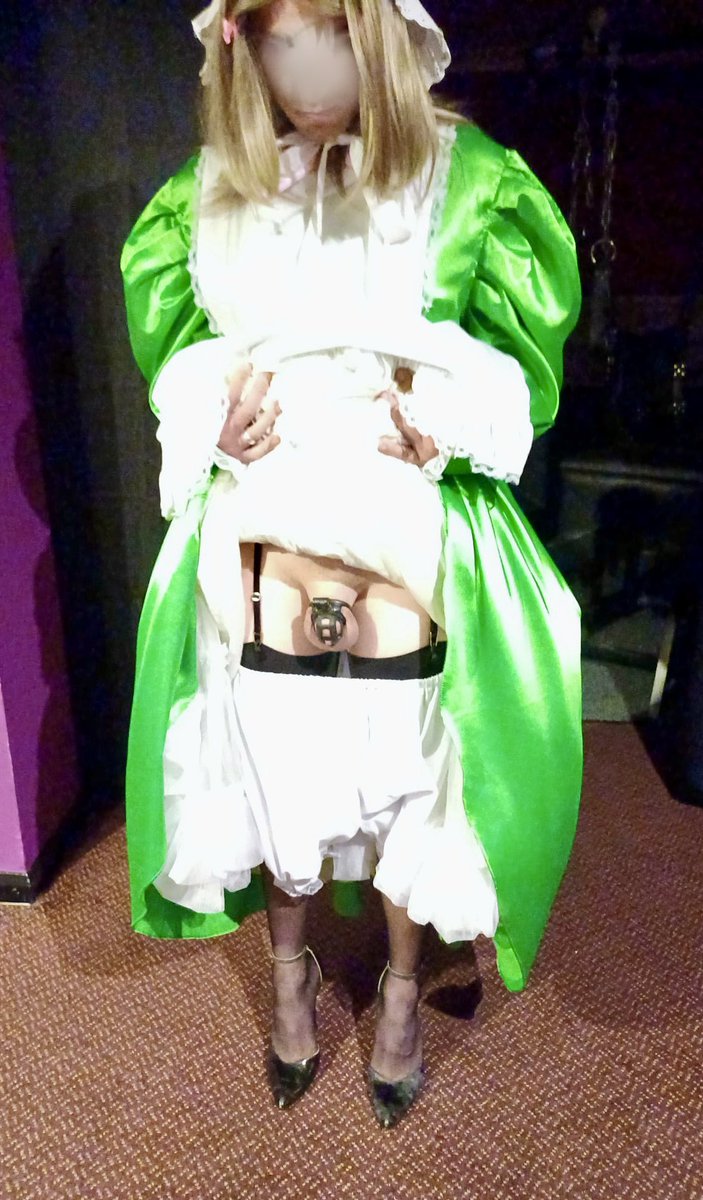 Sissy Jessica enjoyed a delightful playtime in Carberry’s play space enhanced by maintaining her securely locked in chastity for the entire session !