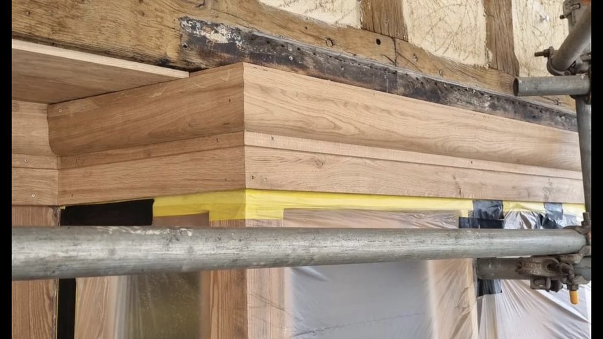 WhitacreBespoke's tweet photo. I also had to replicate the large moulding on the ground floor that’s what the large moulding cutters were for a few weeks ago. All the photos of the fitted sections were taken by Oakley Frame Buildings. #carving #joinery #carpentry #buildingconservation #craftskills https://t.co/44guNjA8j3