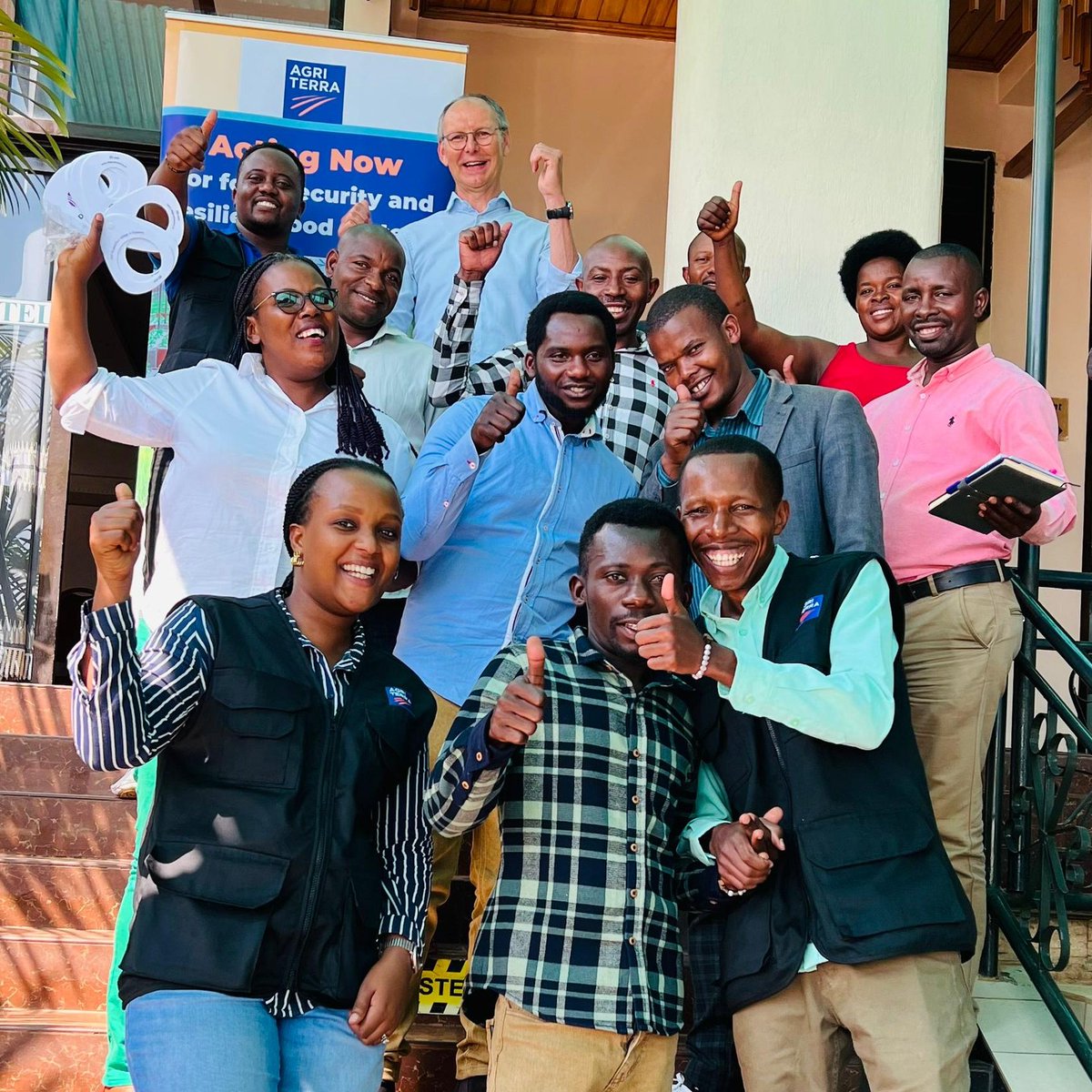 We concluded a week-long training for #onion cooperatives in Rubavu, Musanze, Ngoma, and Kamonyi alongside Agripool expert Rob Bekker from the Netherlands. 

The aim was to increase the knowledge of onion growers by equipping them with practical skills in onion value chain.