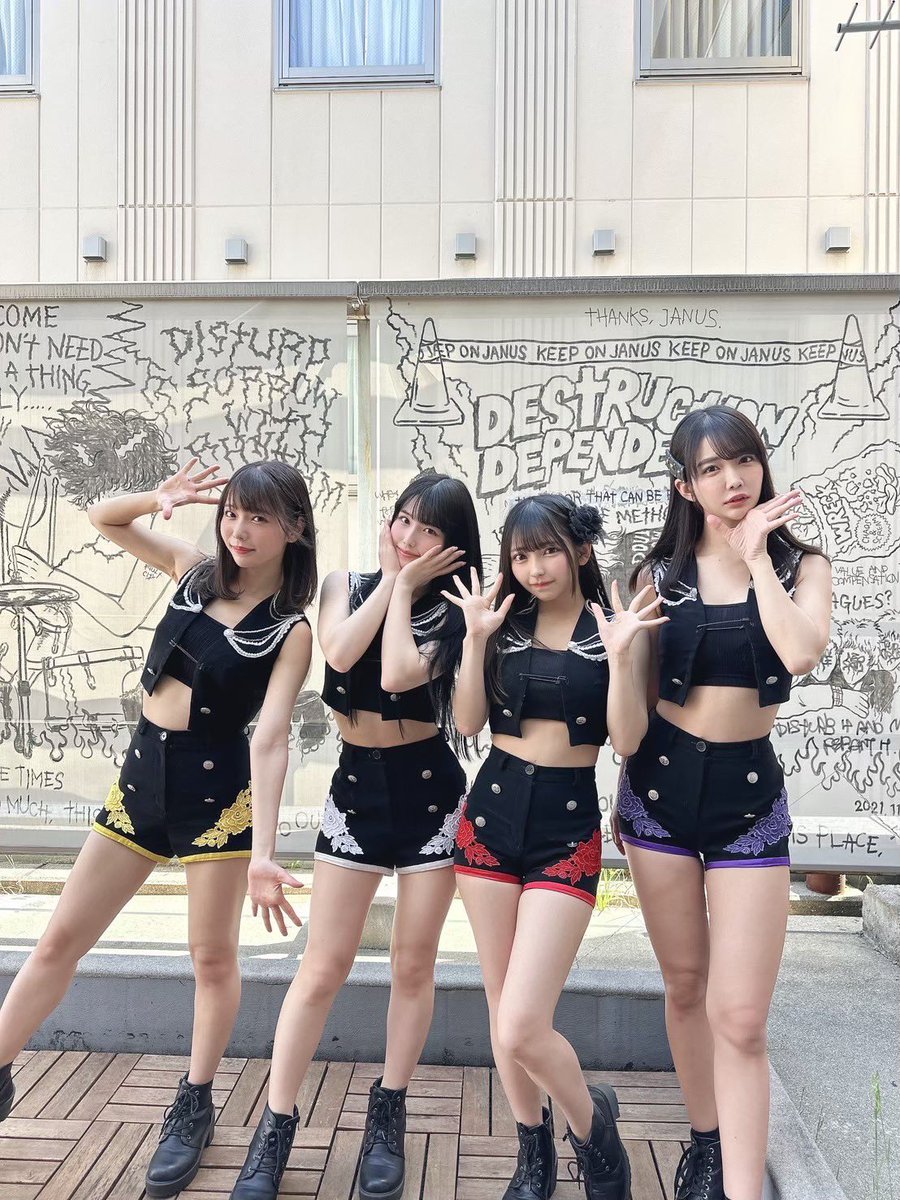 大暴走の場所には相応しい、#2i2 初出演の
「SEKIGAHARA IDOL WARS 2024 – 関ケ原唄姫合戦- 10thAnniversary」🔥
ライブリモートチェキ販売🚚

ソロチェキにサインと日付、イベント名を書いてお届け❕
👜本日20:00-✅
遠征の思い出に、お留守番📡のお守りに。
https://t.co/q2boCYvrdB

#ニーニライブリモートチェキ