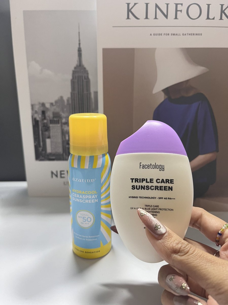 Pawpuu's tweet photo. Barang yng ada di foto ini harus gua repurchase sih ! 

✅ Magia Elixir baru pertama gu tau brand ini, bikin rambut gua berkilau 🥹💗
✅ Press on Nails nya ga nyangka sebagus ini karena cuma 20k an aja di shopee 
✅ Sunscreen Spray gampang dibawa dan butitan nya lembut https://t.co/I7fG11PxeM