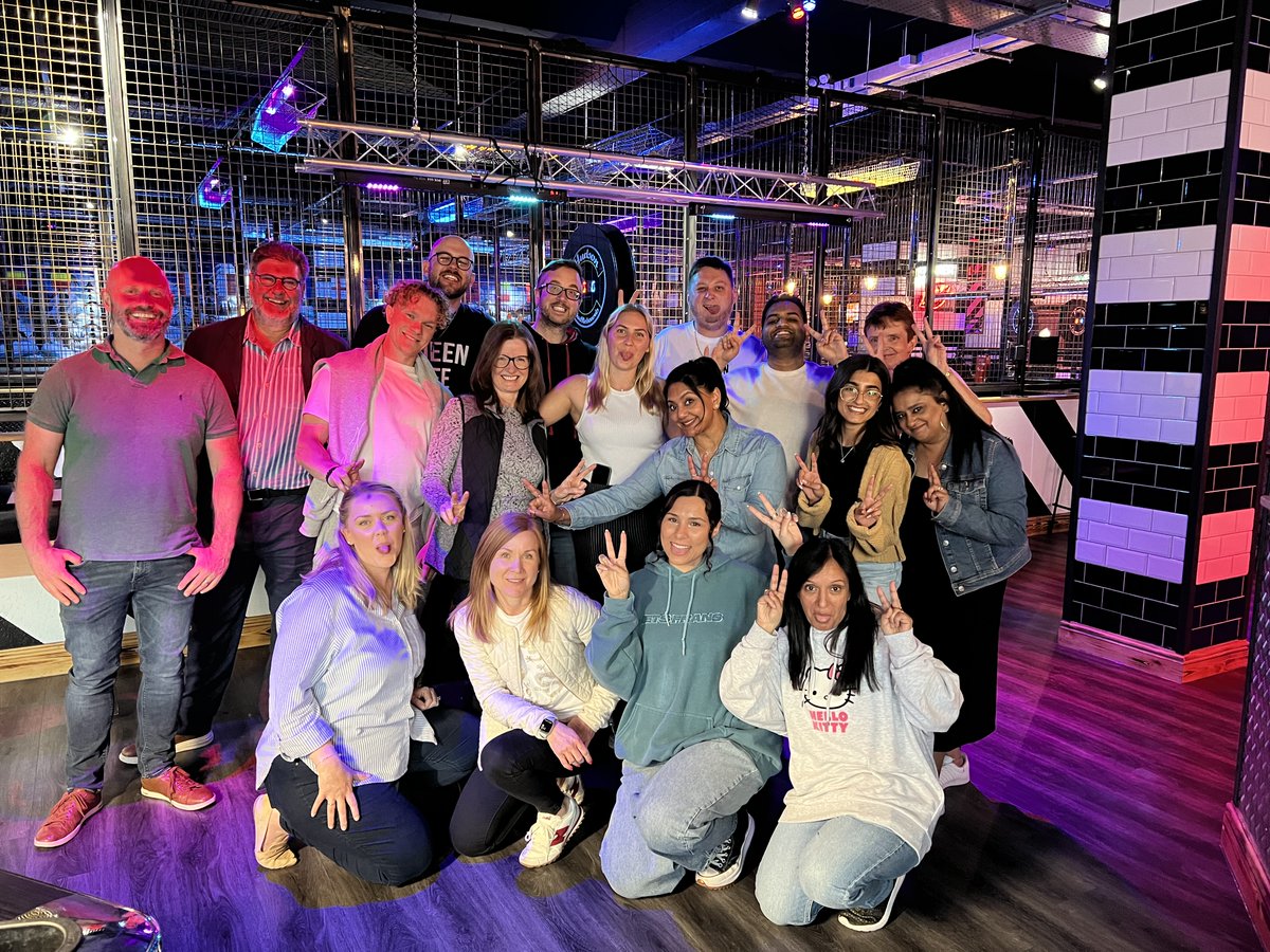 VantageFP's tweet photo. Had an amazing time at #RoxyBallroom ⛳🍹 Great evening of team bonding, competition, and laughter. Events like these make work even more enjoyable. #VantageFeeProtect #TeamVantage #TeamBonding #WorkSocial https://t.co/2Cd9Fd4kuy