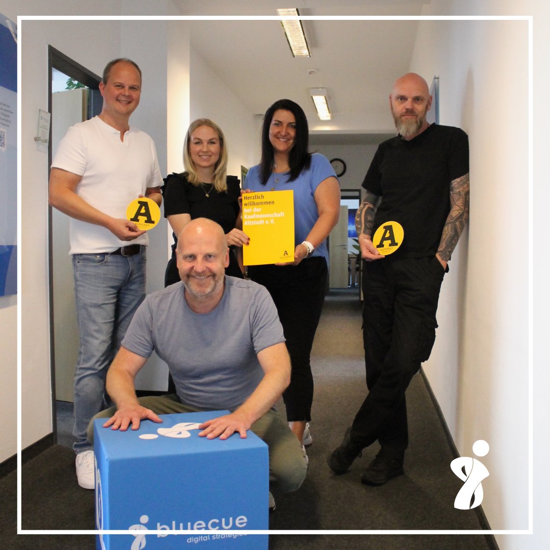 bluecue_de's tweet photo. Wir freuen uns ab sofort Mitglied im Altstadt Team Bielefeld e.V. zu sein und aktiv an der Gestaltung und Entwicklung der Altstadt mitzuwirken.
Gemeinsam gestalten wir die Zukunft! 💙
#bluecue #digitalstrategies #bielefeld #wirsinddiealtstadt #wirsinddasateam https://t.co/LHn4tLCDvp