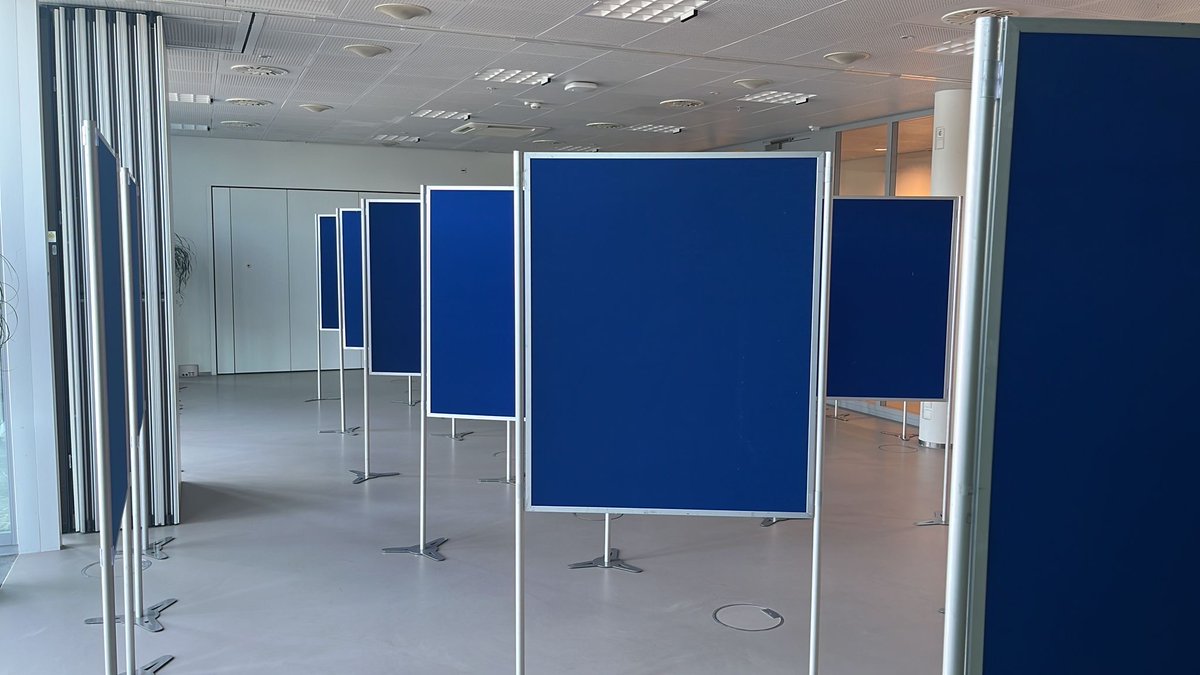 Op zoek naar hoogwaardige expositiepanelen? Wij leveren de perfecte oplossing voor jouw presentatieruimte. Neem een kijkje op onze website voor inspiratie! #Expositiepanelen #Presentatieruimte #ABCDisplay