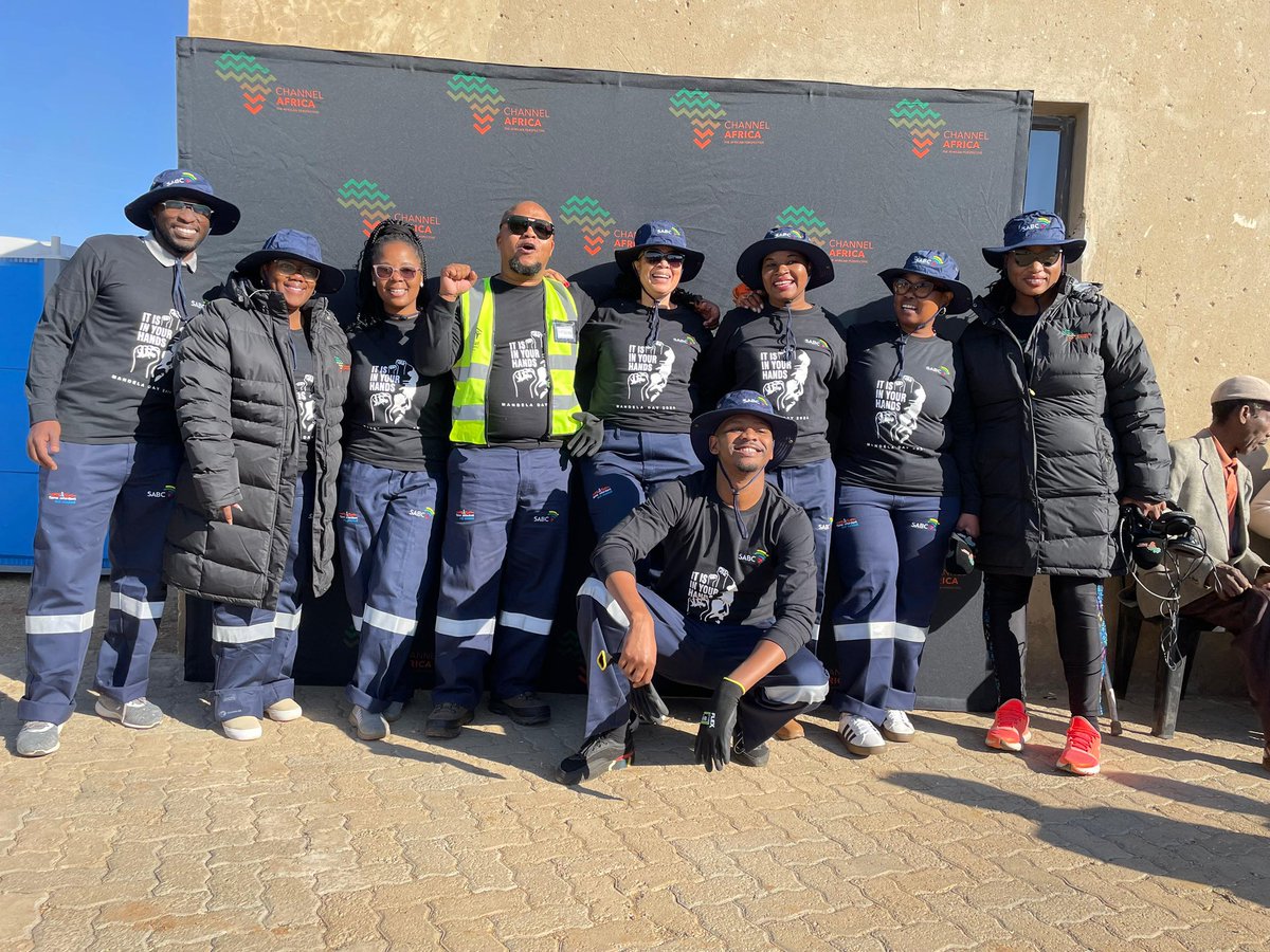 channelafrica1's tweet photo. #ChannelAfrica is collaborating with #SABCCSI for the #MandelaDay #67minutes initiation.
The stations have joined forces with @Habitat_org in building 67 houses for 67 families.
This is a project aimed at improving the lives of underprivileged families in our communities. https://t.co/89XBMDquxv