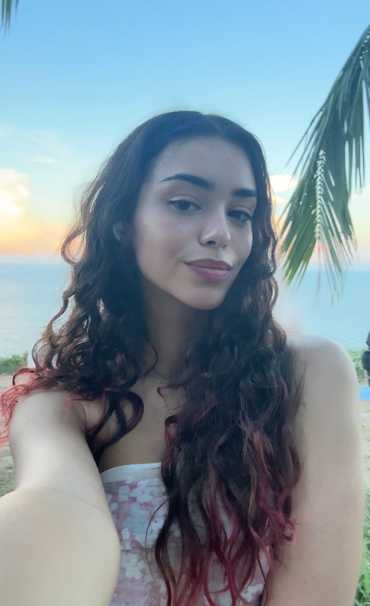 Face it, you’ll always be a beta, forever beneath me. Sending excessive amounts is your only shot at catching my eye. 🧎‍♂️‍➡️💰👸🏻