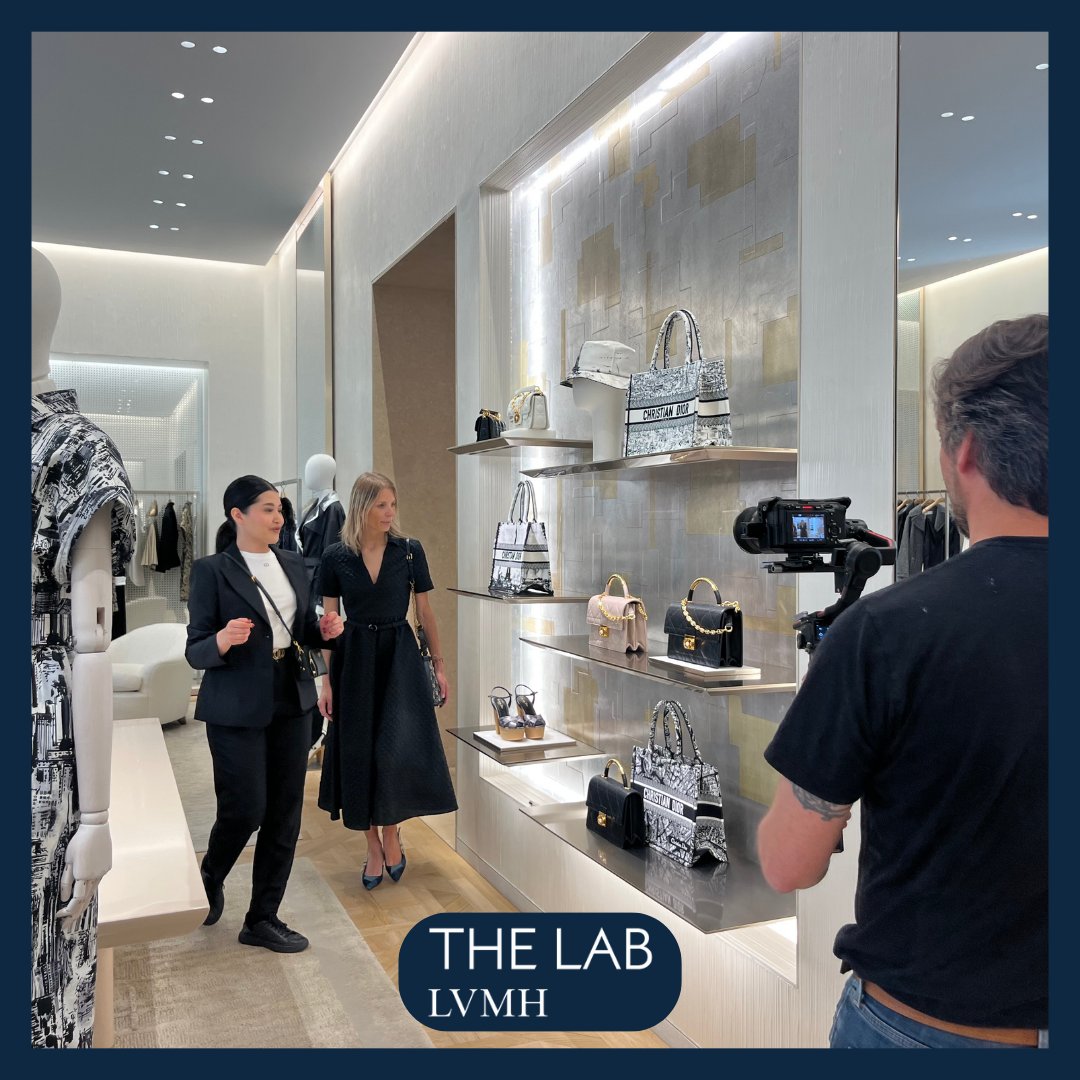 Tournage d’un reportage produit au sein de la prestigieuse boutique de <a href="/Dior/">Dior</a> avenue Montaigne pour le LVMH LAB ✨🎥