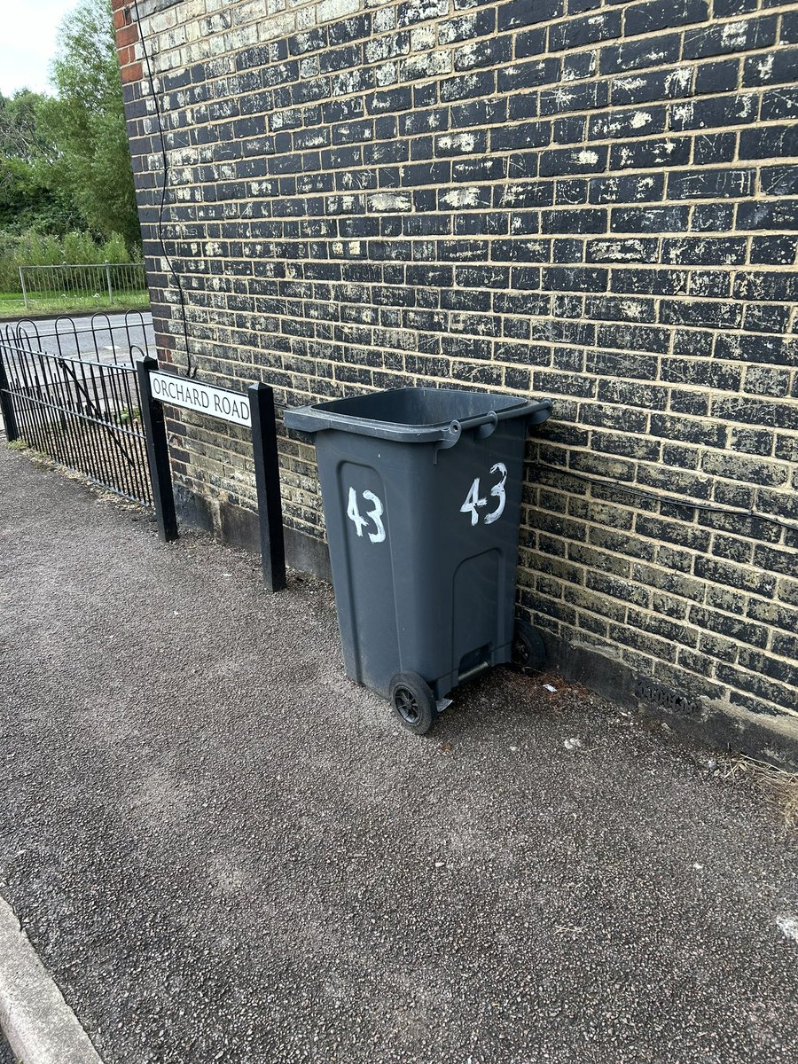 Chris Davy tweet media