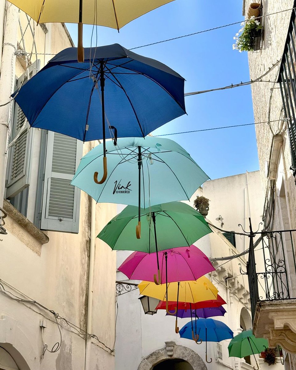 Walking through the alleys of Cisternino 🌂☀️

#WeAreinPuglia

📸 <a href="/vinkweb/">Vink</a>