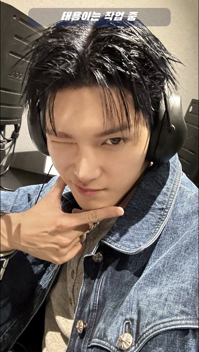 black hair taeyong 🖤