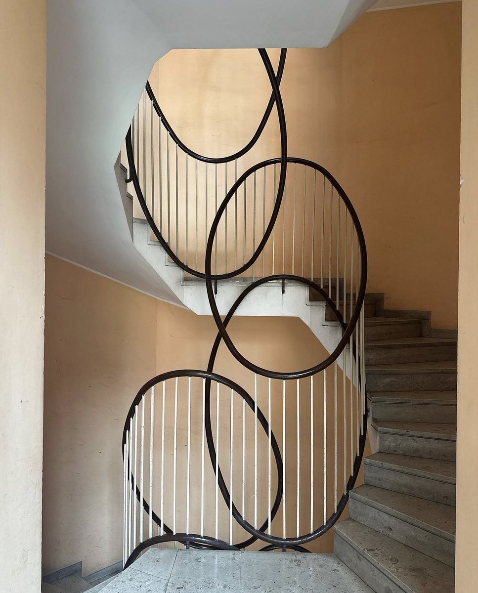 Qui il punto non è se piace, ma come progettavano negli anni 70. Julio Lafuente e Gaetano Rebecchini, Roma, 1977. Photo Adam Stech, 2024.