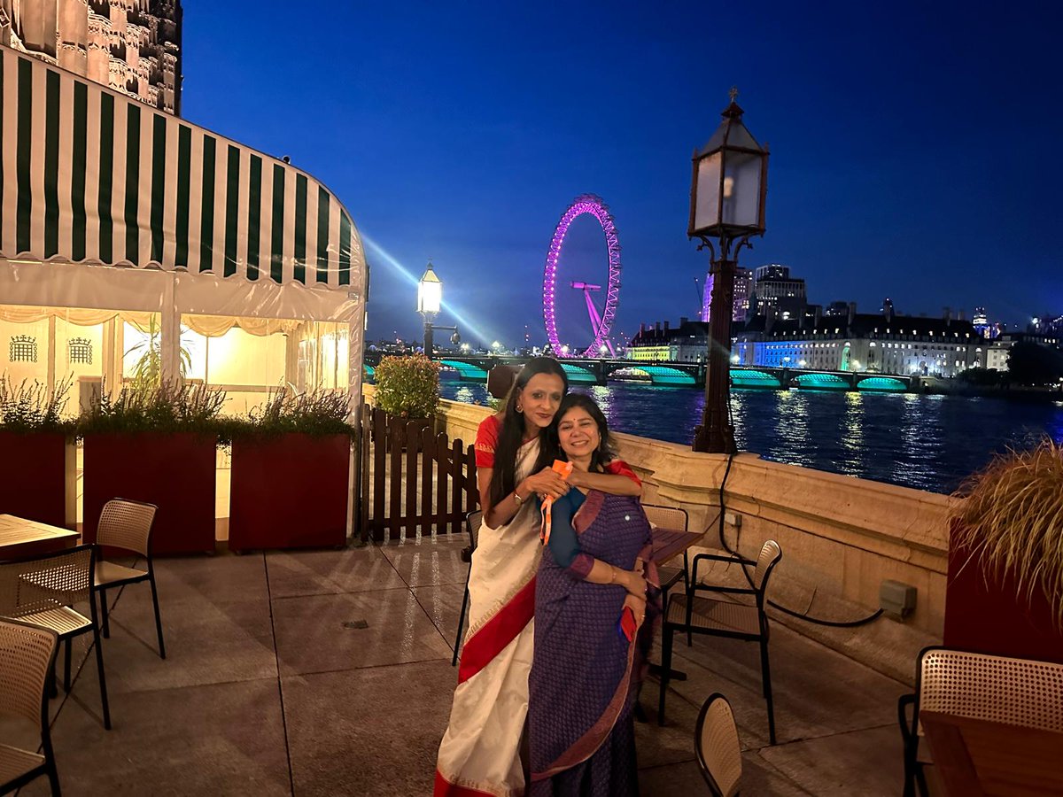 shrabanibasu_'s tweet photo. Was lovely to be @HouseofCommons last night for the Pride of Bengal awards. Went to the gorgeous terrace afterwards to gaze at the view with my dear friend @SmitaTharoor Thank you @emarbe1954 for the invite and for all the work you do for #HopeFoundation charity in #Kolkata. https://t.co/jZLiaMaXX8