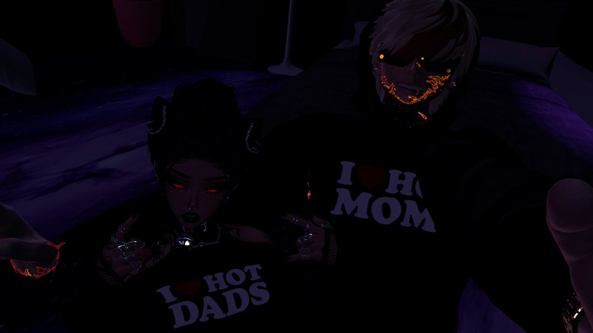 NeverSimpinVR's tweet image. A cozy night in