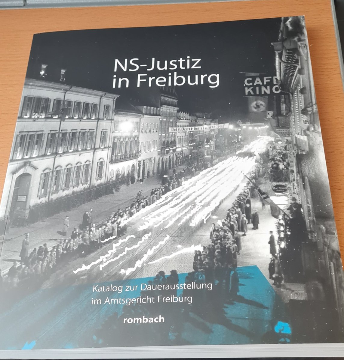 Matthias Wachter (@m__wachter) on Twitter photo Ein schönes Geschenk von Dr. Dominik Stahl, der als Staatsanwalt an einer sehr beeindruckenden Dauerausstellung des Amtsgerichts <a href="/freiburg/">Freiburg im Breisgau</a> und dem Katalog hierzu mitgewirkt hat! Absolute Empfehlung!! Ein schönes Geschenk von Dr. Dominik Stahl, der als Staatsanwalt an einer sehr beeindruckenden Dauerausstellung des Amtsgerichts <a href="/freiburg/">Freiburg im Breisgau</a> und dem Katalog hierzu mitgewirkt hat! Absolute Empfehlung!!