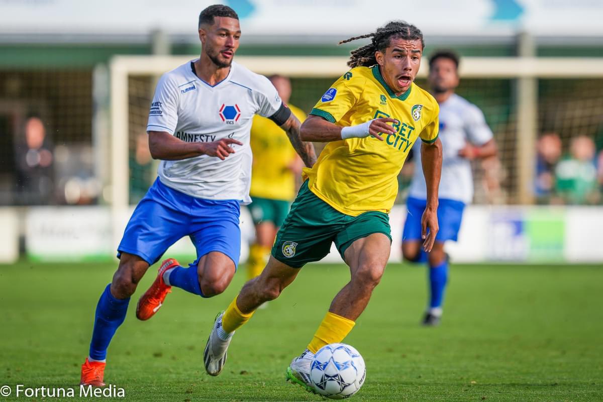 spelersvakbond's tweet image. Actiefoto’s van het duel tegen Fortuna Sittard! ⚽️💫

#teamvvcs #forvvcs 

Bekijk alles op onze Instagram:
instagram.com/p/C9j9jtSg1ok/…