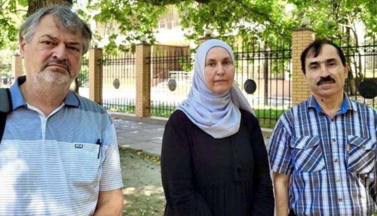 MamedovGyunduz's tweet image. В окупованому Криму так званий «суд» відхилив апеляцію кримськотатарської газети «Qırım» про штраф, рівнозначний $3,416 за нібито «дискредитацію 🇷🇺 армії», повідомила юристка Ліля Гемеджі. Це рішення є черговим прикладом порушення #МГП, яке передбачає захист #СвободаСлова та…