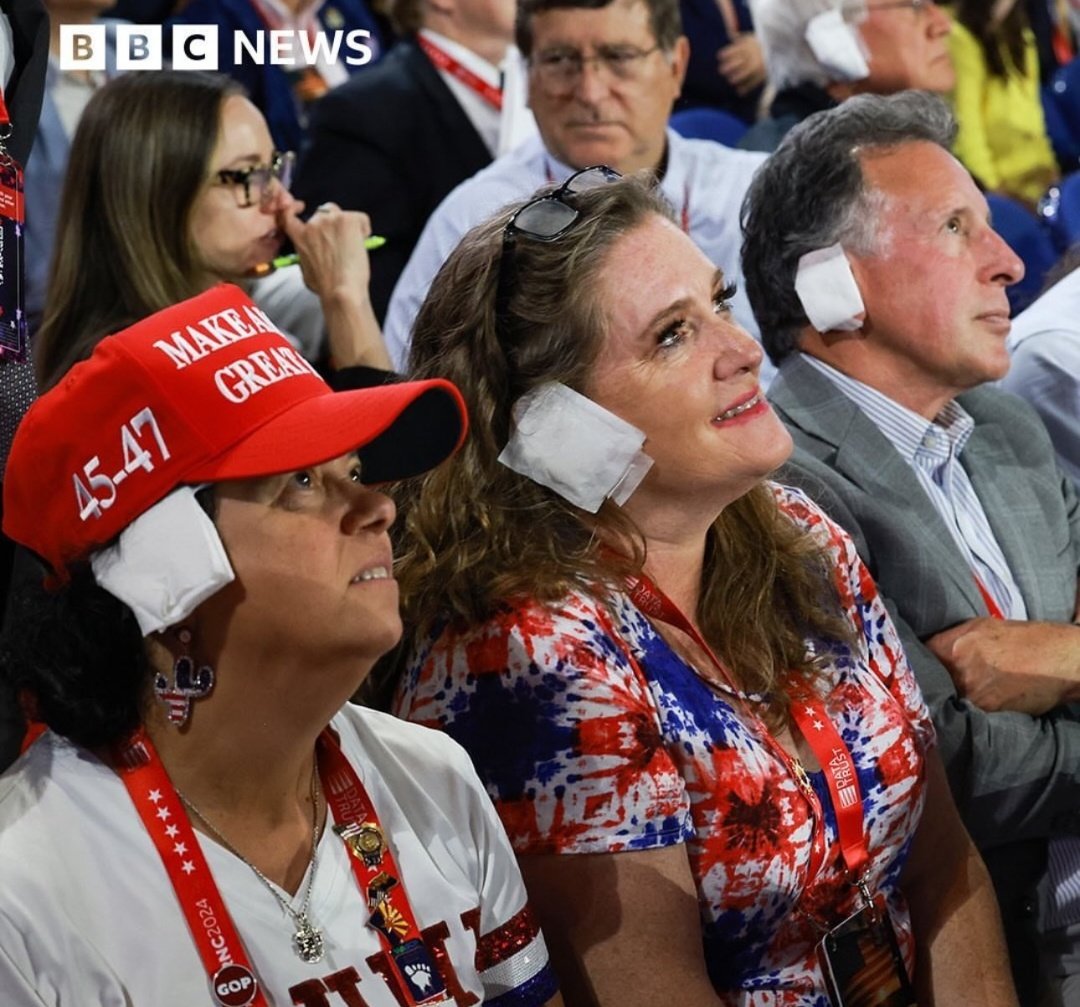 Otto_English's tweet photo. No rational person looks at this and thinks: "oooh that looks normal." My suspicion is that it's not going to do Trump’s campaign any favours. https://t.co/T7MlQkSwUJ