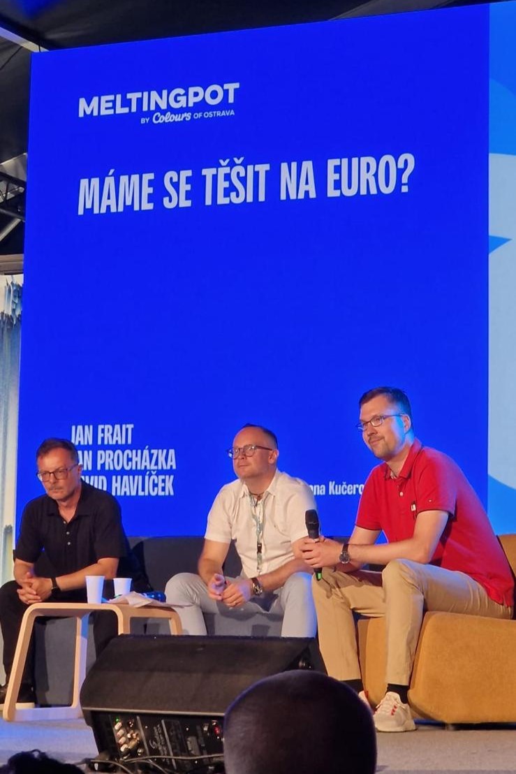 Česká národní banka tweet media