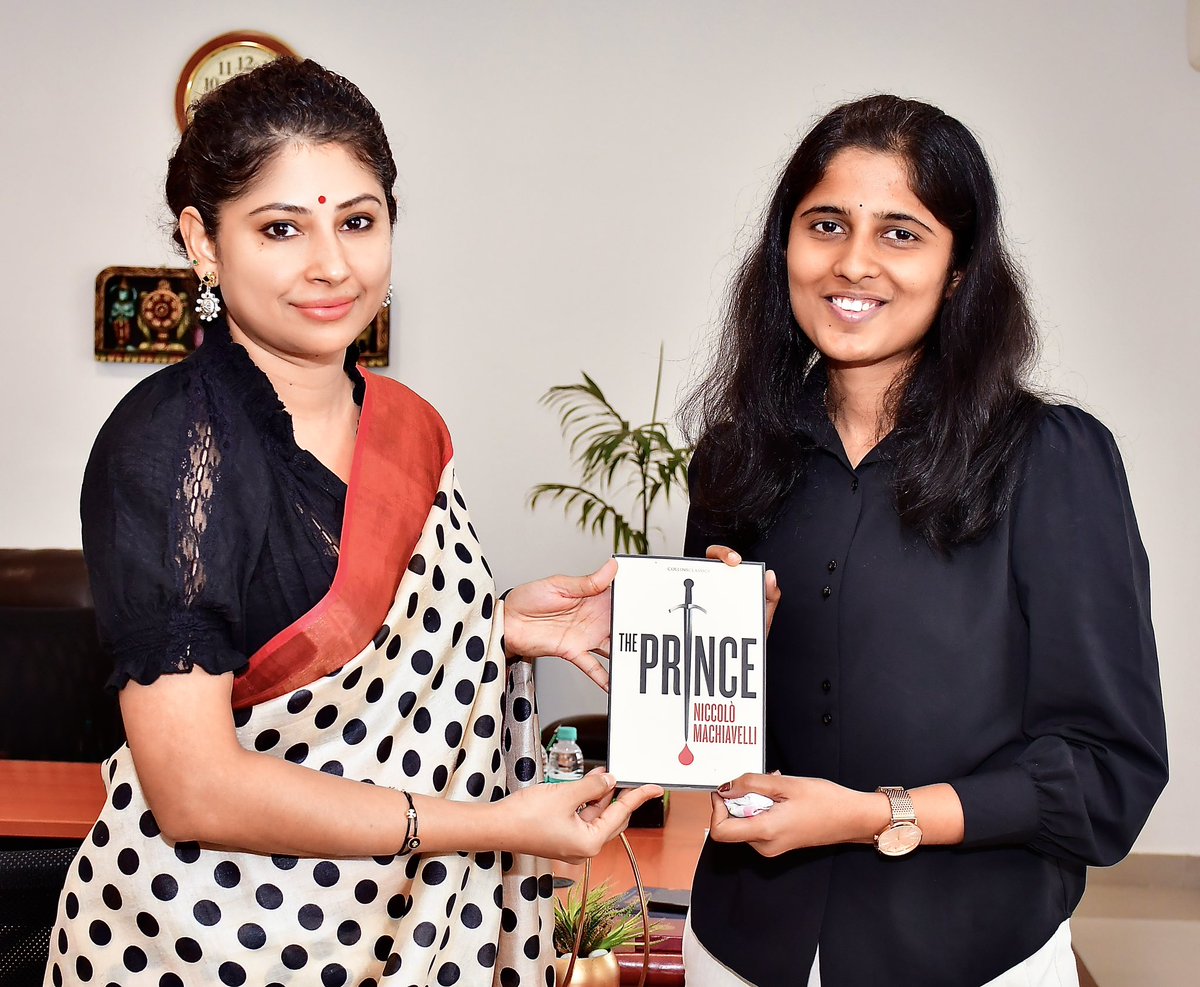 SmitaSabharwal's tweet photo. Meet #AnanyaReddy the IAS topper from Telangana who bagged the All India rank no.3 in her first attempt!
She reminds me of the idealism of my early days. 
   May you be the change you wish to see in the world. https://t.co/Hig3WBYyJ0