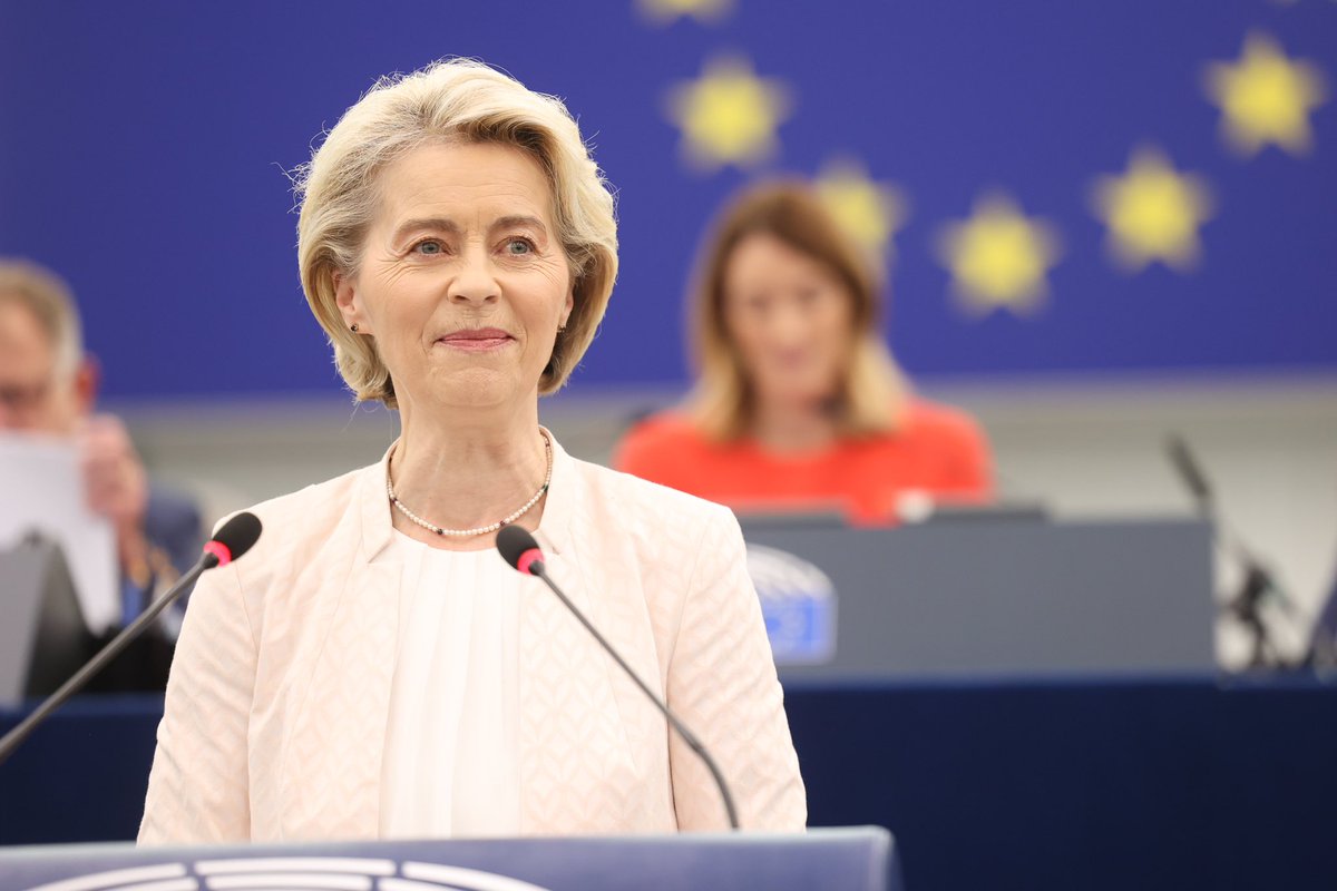 VeraJourova's tweet photo. Happy to hear @vonderleyen's strong words on protecting the mental health of #children &amp; young people as one of our greatest challenges.

She proposes 
👉EU-wide inquiry on the broader impacts of social media on well-being
👉action on addictive design &amp;  against cyberbullying https://t.co/IjYRrDtmOr