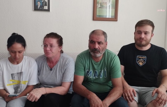 ajans_muhbir's tweet image. ⚠️ Lenfoma teşhisi konulan 20 yaşındaki Cem Şahin, kök hücre nakli için bulunan donörün hücre naklinden son gece vazgeçmesi nedeniyle hayatını kaybetti.

Şahin’e nakil olacağı için çok ağır kemoterapi verildiği, hastane görevlilerinin donöre nakli gerçekleştirmezse Şahin’in…