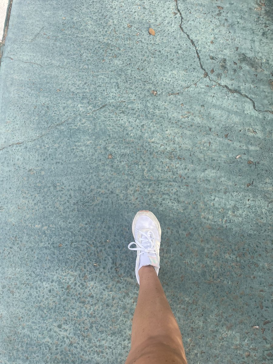 JennieHenson16's tweet image. Work hard then focus on you … I&apos;ve learned that it&apos;s what you do with the miles, rather than how many you&apos;ve run! #holidayroutine #runninginsunshine #perfect