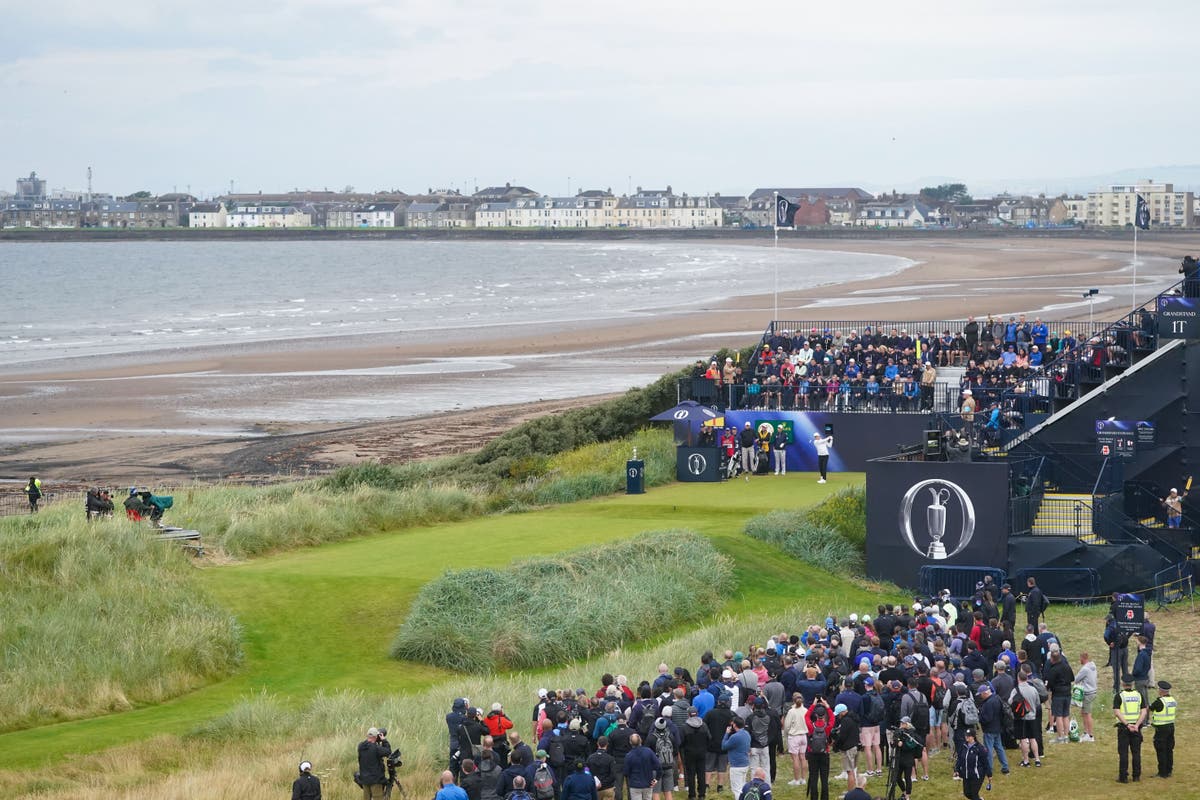 Justin Leonard hits the first shot of the 152nd Open at a cloudy Troon dlvr.it/T9lM5L