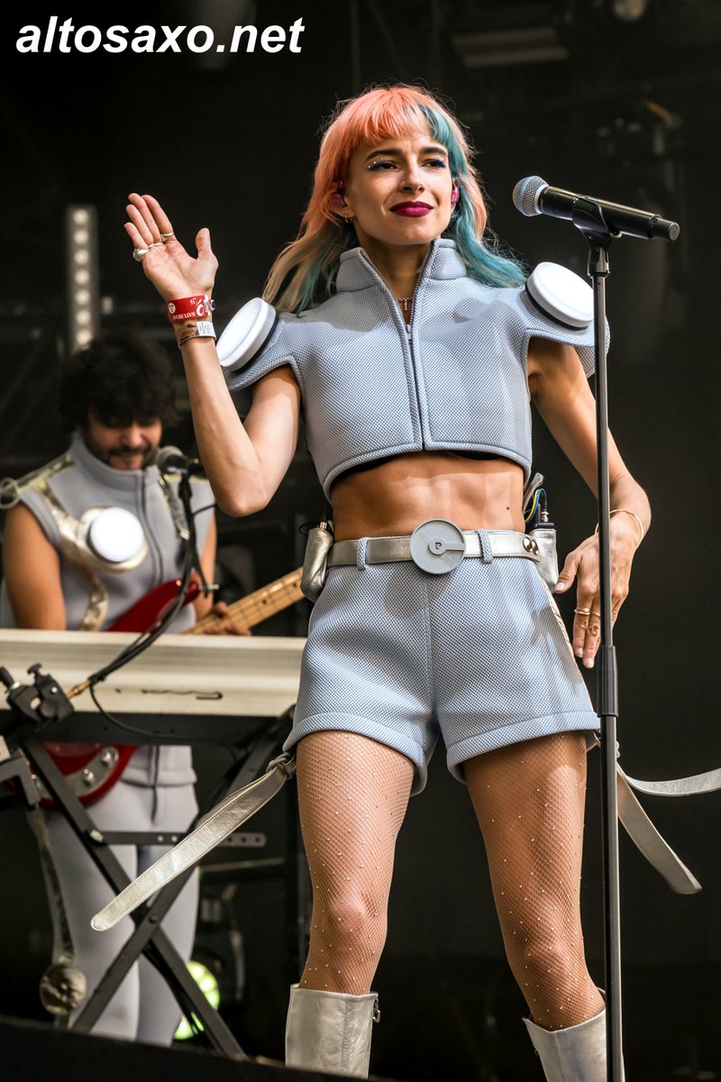 AltosaxoMusic's tweet image. Flore Benguigui of L’Impératrice performs live at Down the Rabbit Hole 2024 at Vakantiepark De Groene Heuvels in Beuningen, Netherlands on July 6, 2024. #LImperatrice #DTRH24 #RabbitFest 
ALTOSAXO Music Apparel 
altosaxo.net