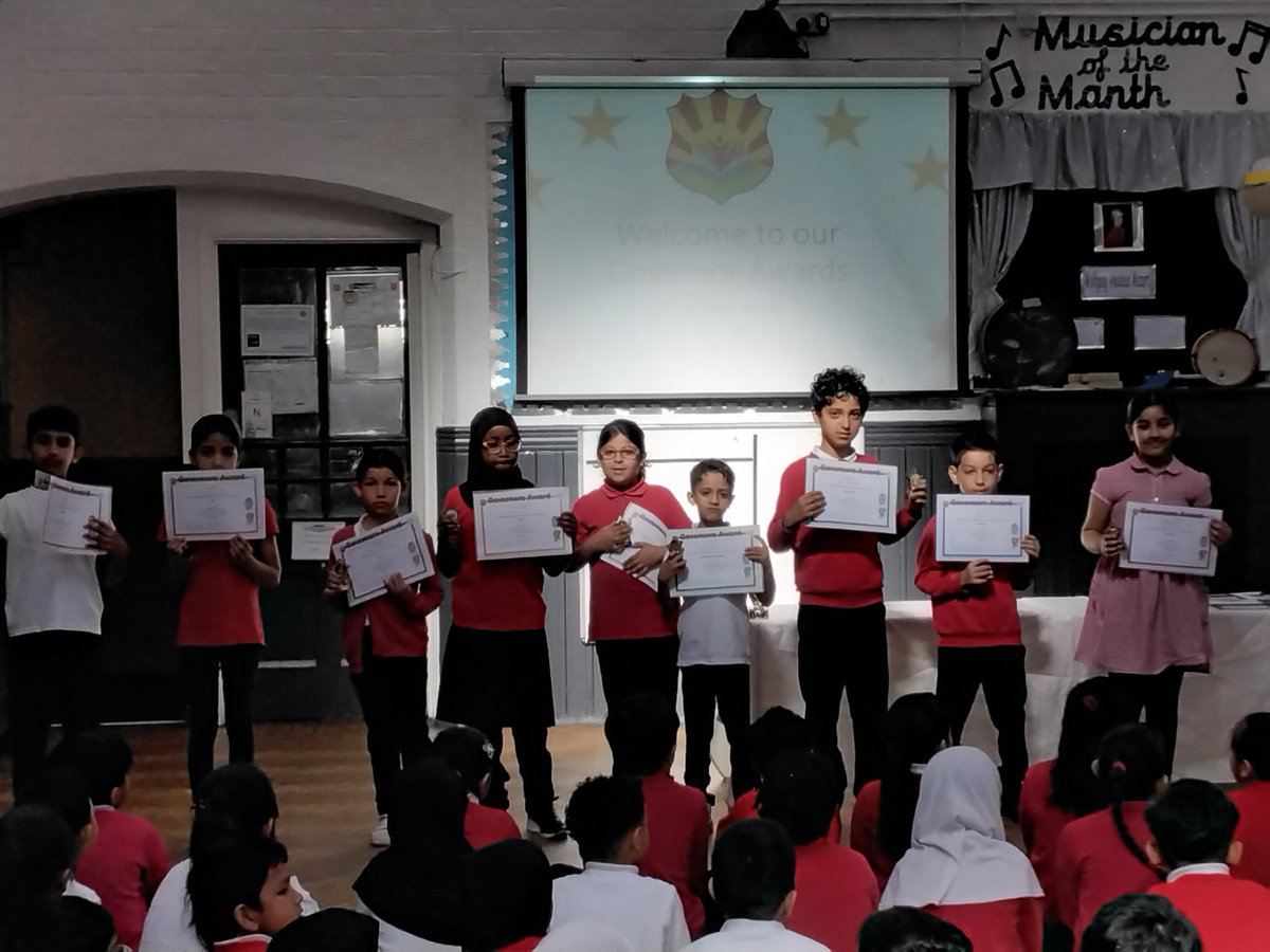 MarlboroughPrim's tweet image. A lovely proud morning for the Year 3 children in Governor awards.  Thank you to the parents for attending.  Well Done Year 3.  You should all be proud of yourselves. #Governorawards  #celebration #leightrustb8