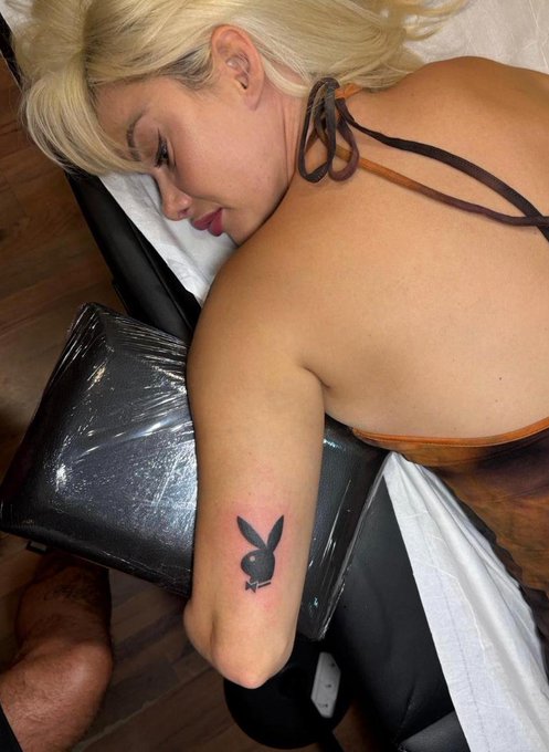 🐰 What is everyone thinking of my new playboy tattoo?!  🐰 https://t.co/FhQile5gfQ