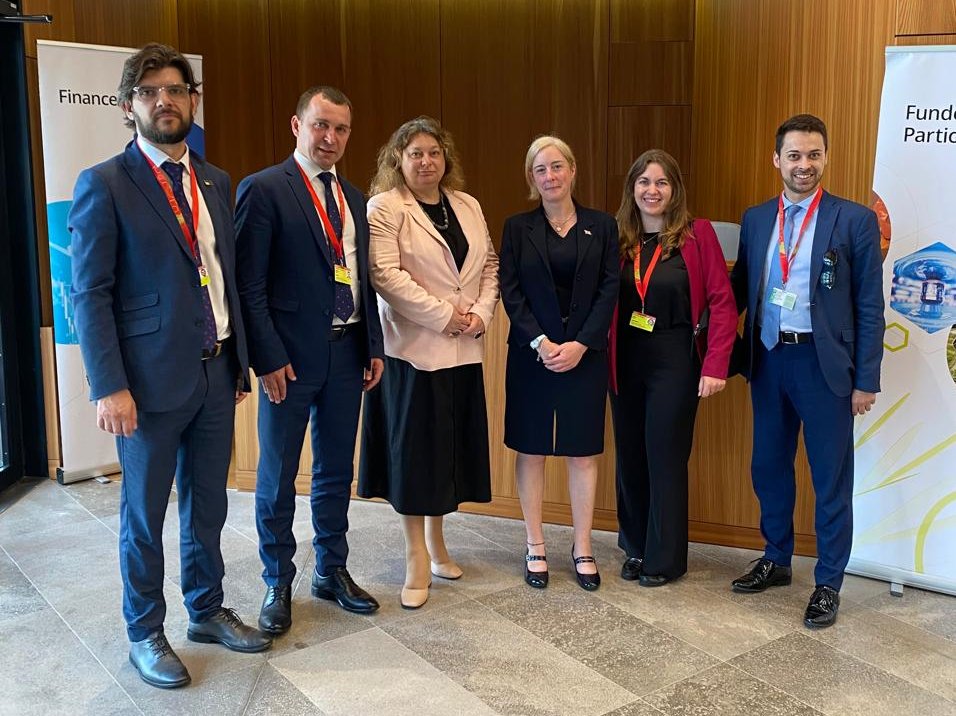 Ukrainian IP Office (UANIPIO) (@ua_ip_office) on Twitter photo 🇬🇧📷 IP offices of Great Britain (<a href="/The_IPO/">Intellectual Property Office UK</a>) and Ukraine deepen cooperation: meeting took place on the sidelines of the <a href="/WIPO/">World Intellectual Property Organization (WIPO)</a>
General Assembly: tinyurl.com/nuyapdak 🇬🇧📷 IP offices of Great Britain (<a href="/The_IPO/">Intellectual Property Office UK</a>) and Ukraine deepen cooperation: meeting took place on the sidelines of the <a href="/WIPO/">World Intellectual Property Organization (WIPO)</a>
General Assembly: tinyurl.com/nuyapdak
