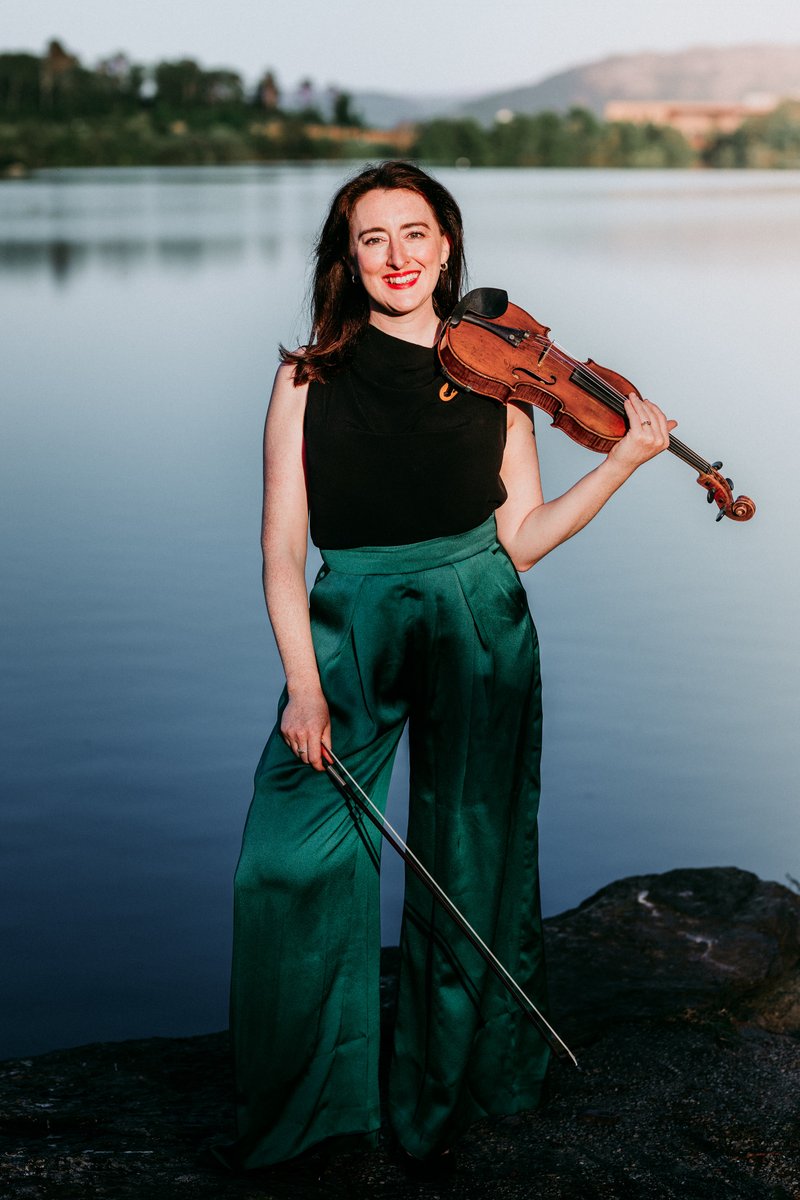 the_halle's tweet photo. 🎉 We are thrilled to announce the appointment of violinist Emily Davis as Leader of the Hallé Orchestra, alongside Roberto Ruisi 🎉

Emily will make her debut as Leader of the Hallé on Thursday 3 October⭐️

Read More 👇
https://t.co/84VVv7tvT8

📸 Nino Felbab https://t.co/8ysUO3Srqy