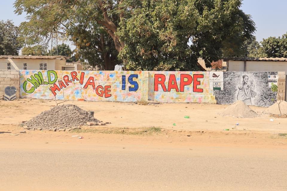 COMMUNITY MURAL COMPLETED ✅: Art is Our Voice 🗣️.
Collectively let’s put an end to all forms of violence against young girls and women. #art4communities #iZwi #conversations <a href="/YetTrust/">#Youth4SDGs</a> <a href="/SAYoF_Official/">Southern Africa Youth Forum (SAYoF)</a> <a href="/GwenTrust/">GWEN ORG</a> <a href="/GirlsNotBrides/">Girls Not Brides</a> <a href="/GirlUpAfrica/">Girl Up Africa</a> <a href="/sos_zimbabwe/">SOS Children's Villages in Zimbabwe</a>