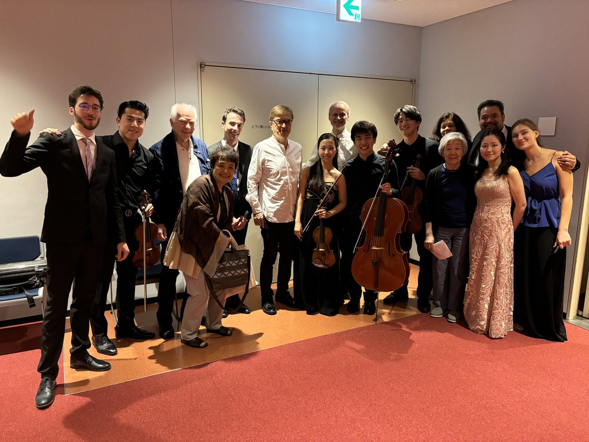 Fugue_Quartet's tweet photo. MMCJ2024に参加させていただきました🎻✨

芸術監督の大友先生、MMCJにお誘いくださった山崎先生をはじめ、たくさんの先生方にレッスンしていただき大変実りのある12日間となりました！

そして本日から4人でイタリアのキジアーナ音楽院夏期セミナーへ！修行を積んできます🇮🇹

#mmcj2024 #Quartet風雅 https://t.co/sd7tBRIJ07